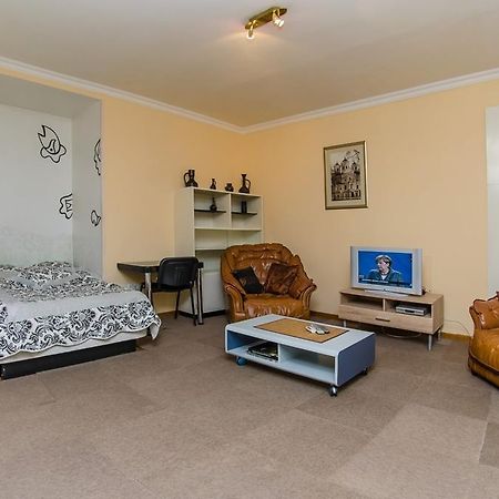 Apartment Triokhsviatytelskaya Street 3 Kijev Kültér fotó