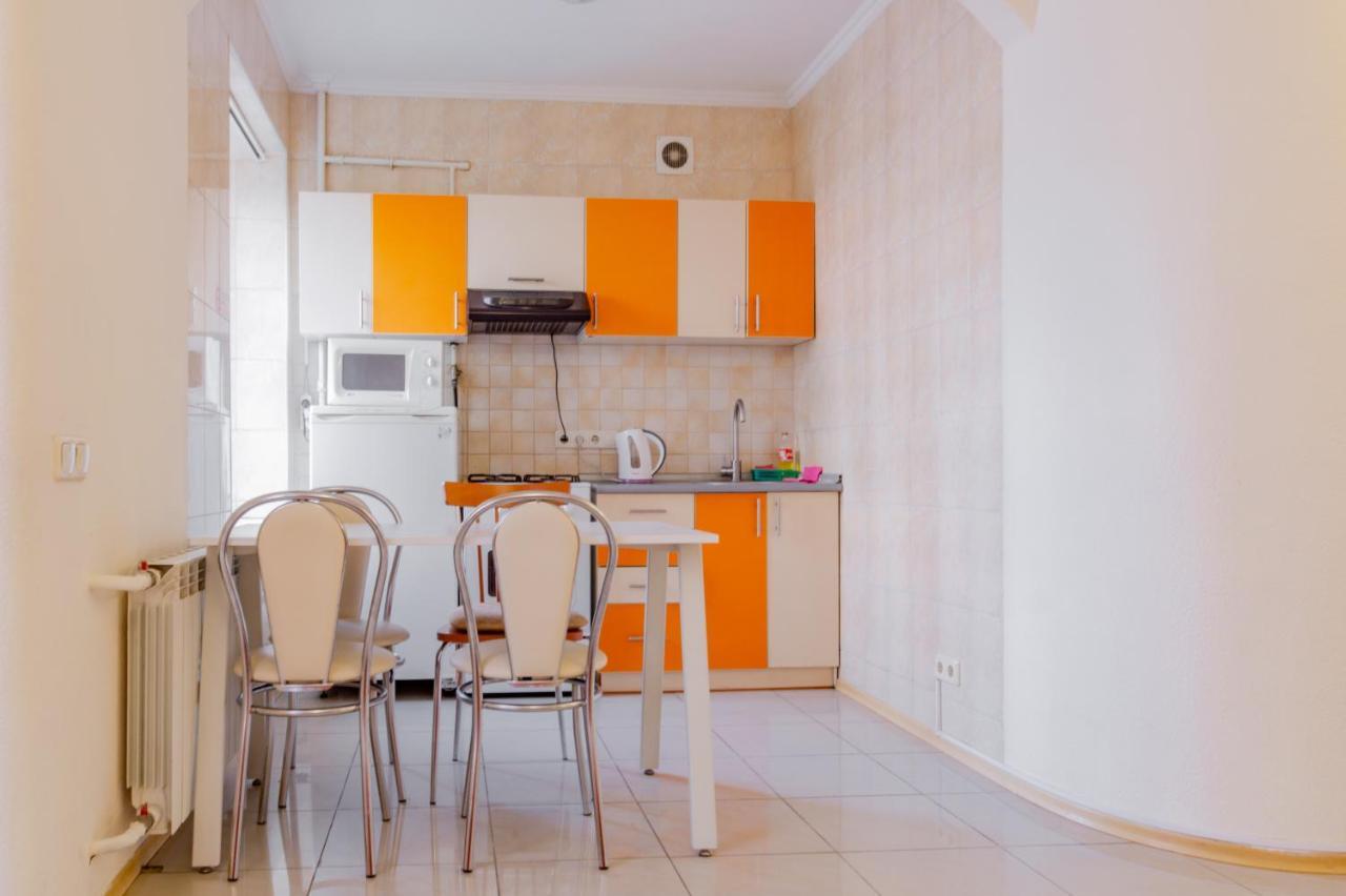 Apartment Triokhsviatytelskaya Street 3 Kijev Kültér fotó