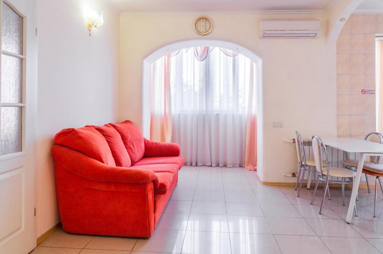 Apartment Triokhsviatytelskaya Street 3 Kijev Kültér fotó