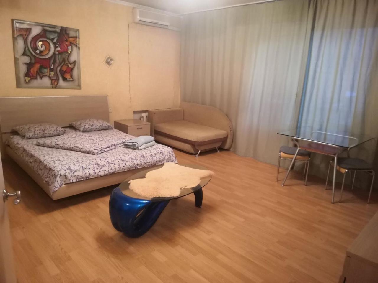 Apartment Triokhsviatytelskaya Street 3 Kijev Kültér fotó