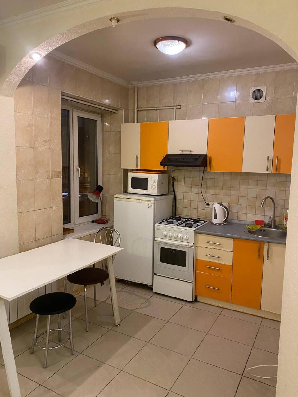 Apartment Triokhsviatytelskaya Street 3 Kijev Kültér fotó