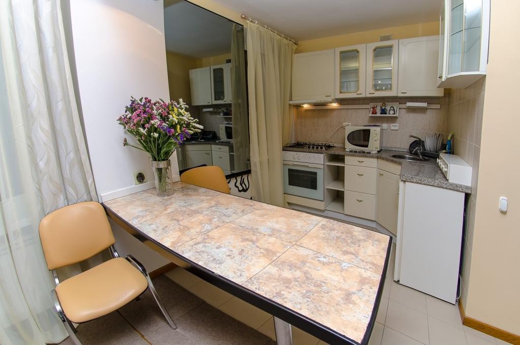 Apartment Triokhsviatytelskaya Street 3 Kijev Kültér fotó