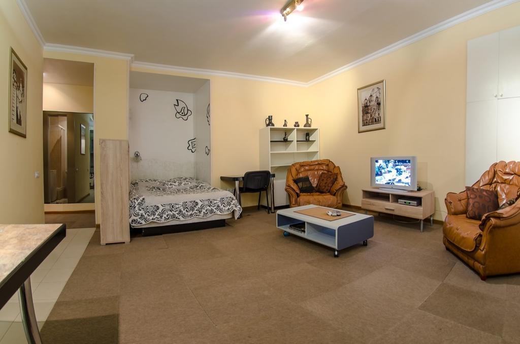 Apartment Triokhsviatytelskaya Street 3 Kijev Kültér fotó