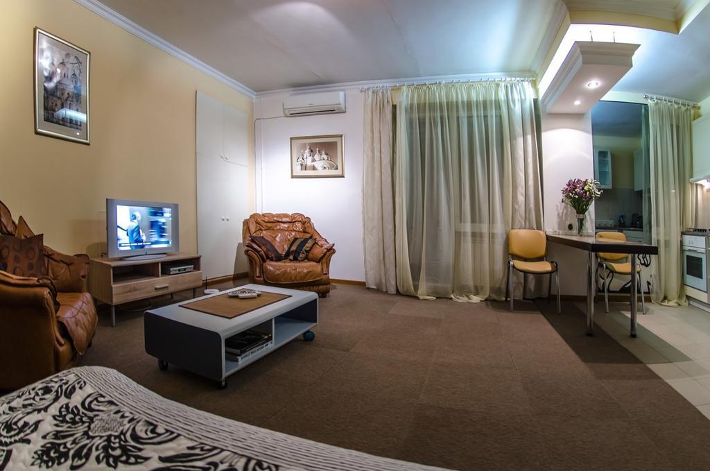 Apartment Triokhsviatytelskaya Street 3 Kijev Kültér fotó