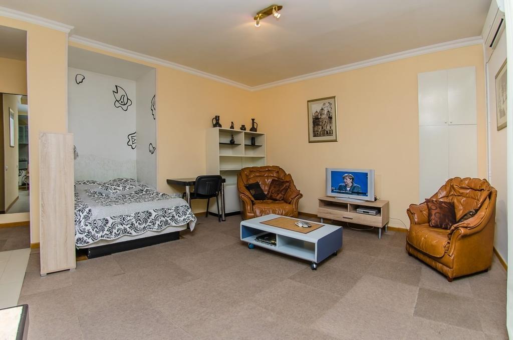 Apartment Triokhsviatytelskaya Street 3 Kijev Kültér fotó