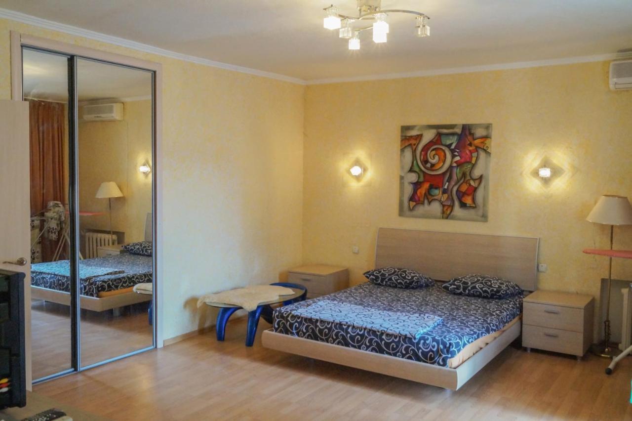 Apartment Triokhsviatytelskaya Street 3 Kijev Kültér fotó