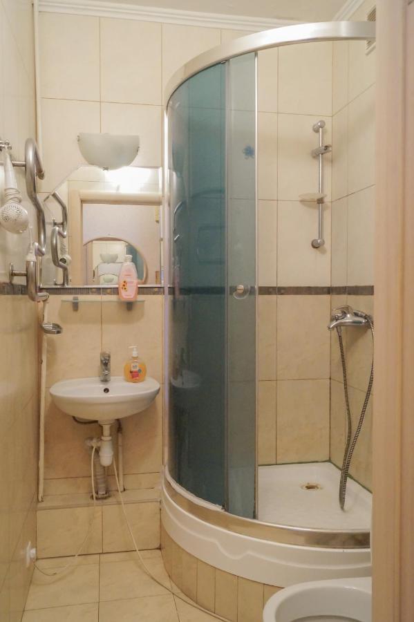 Apartment Triokhsviatytelskaya Street 3 Kijev Kültér fotó