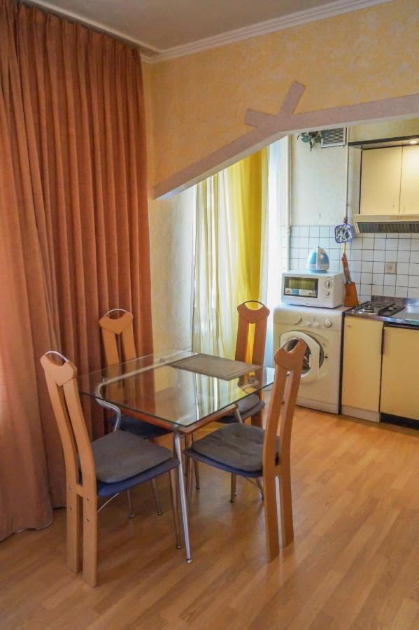 Apartment Triokhsviatytelskaya Street 3 Kijev Kültér fotó